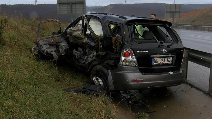 İstanbul’da Korkunç Kaza: Bariyerlere Çarpan Cip Hurdaya Döndü