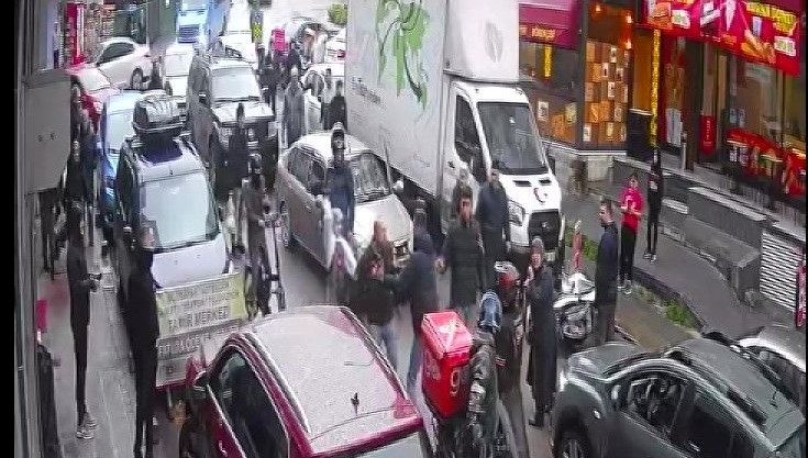 Pendik’te Yol Verme Kavgası: 1 Kişi Hayatını Kaybetti