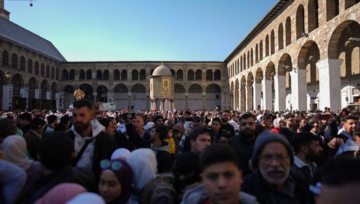 Şam’daki Emevi Camisi’nde İzdiham: 4 Kişi Öldü