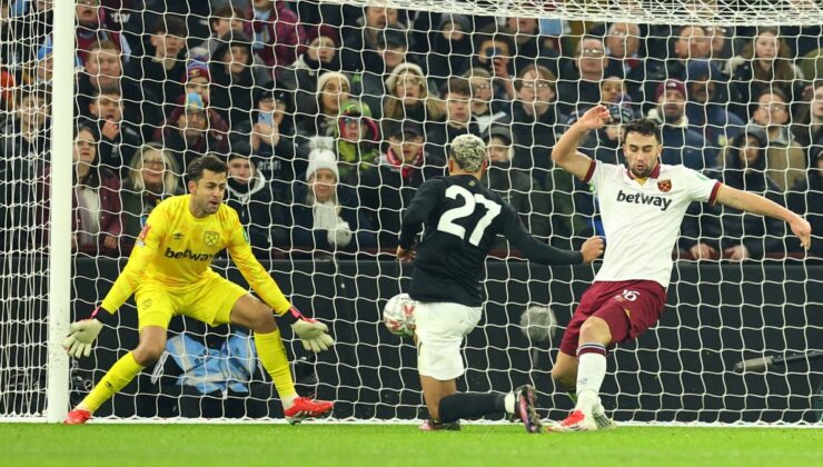 West Ham United’ı Beş Dakikada Yıkan Aston Villa Turu Geçti